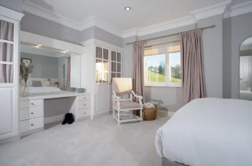 Homes in the Sun Winner - Spacious - Lake Views