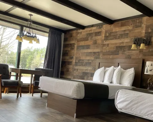 Adirondack Lodge Old Forge Hotel di Webb