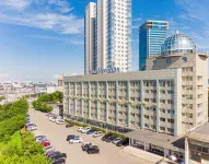Meridian Hotel โรงแรมใกล้สะพานรัสสกี้