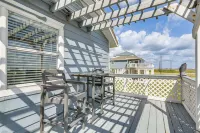 Walk to Gulf: Surfside Beach Home w/ Deck - Wifi
