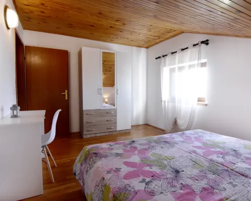 Relaxing retreat with terrace Ξενοδοχεία στην πόλη Basanija
