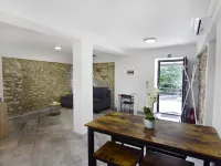 Relaxing stay in a homey flat Hotels in Plovanija