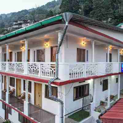 Alaya Stays Headingly Suite Lake Facing Hotel Exterior
