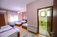 Hotel Epoka - balcony