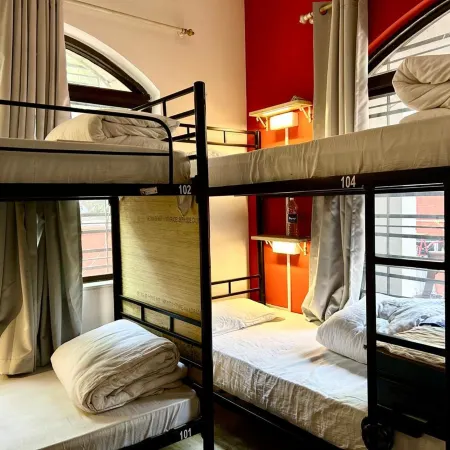 Hostel Lifespace- Twin Bungalow with Pods, Bunks, Private Rooms, CoWork & Cafe