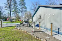 Walk to Sand Lake Beach! Family Escape w/ Fire Pit - 2-Sterne