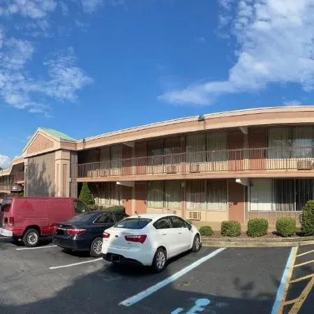 Travelers Inn
