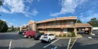 Travelers Inn - Motels
