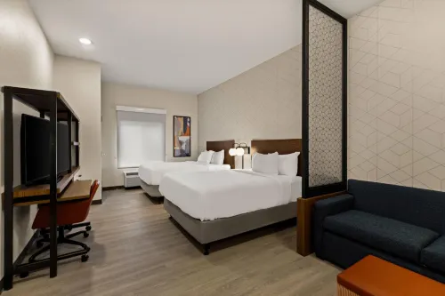 Everhome Suites Salem - 2-Star