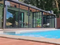 Canvas Family Home - Pools