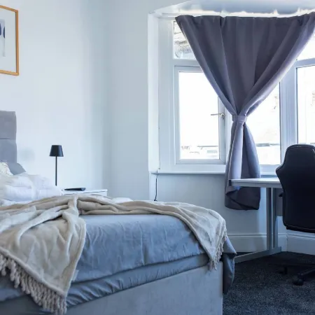 Cozy 3 Bedroom Home in Leeds, Perfect for Families and Groups