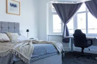 Cozy 3 Bedroom Home in Leeds, Perfect for Families and Groups - Bungalows
