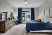 900ft of water frontage: Private Spacious Luxury Waterfront Point @ Smith Lake! - balcony