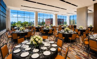 Holiday Inn & Suites MONTREAL CENTRE-VILLE OUEST by IHG