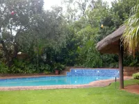 Ukarimu Guest House - ที่มีสระว่ายน้ำ