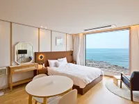 Jeju Cony Ocean Suite Hotel - ビーチサイド