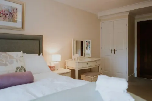 Perfect Booking 3 Bed Home With Beautiful Garden - Homestay