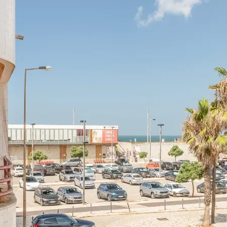 GuestReady - Deluxe home with terrace in Caparica