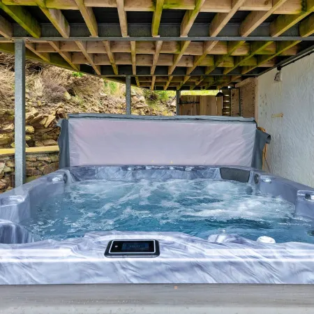 Stunning Bude Retreat With Hot Tub