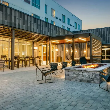 Courtyard Savannah Airport
