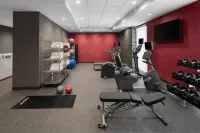 Home2 Suites des Moines at Drake University - ジム