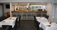 Bushman's Motor Inn - bar