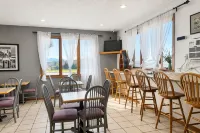 OYO Fairbridge Inn And Suites - Pools