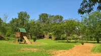 Thokozani Lodge - موقف سيارات