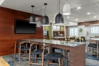 Fairfield Inn & Suites Martinsburg - 3-Star