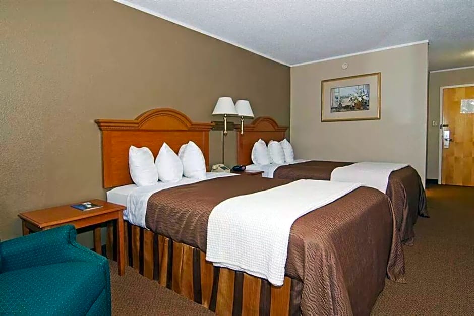 Norwood Inn & Suites Mankato