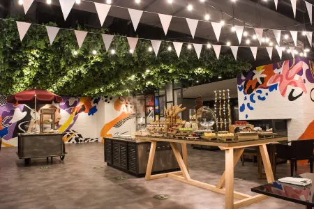 Novotel Bangkok on Siam Square Отели рядом со станцией Бангбамру