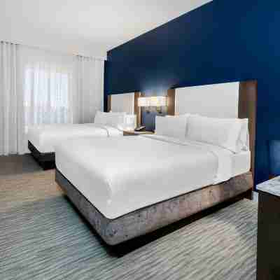 Embassy Suites College Station Rooms