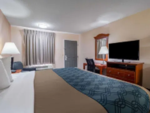 Econo Lodge Inn & Suites Cayce I-26 Airport Hotels in Cayce