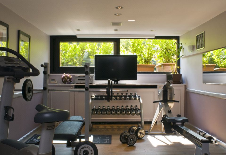 2. 호텔 바지 바이..