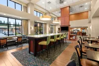 Hampton Inn & Suites Burlington - parking