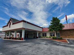 Red Roof Inn & Suites Manchester, TN