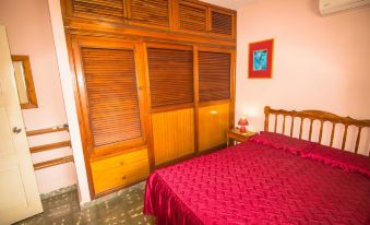 Armando's Hostel House, Room 5, Very Close to El Malecon