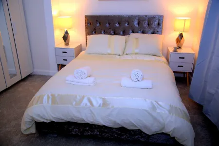 A Modern, Comfy Newly Remodeled 2Bd House