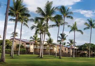 Kona Coast Resort Hotels near Kona Rock & Mineral