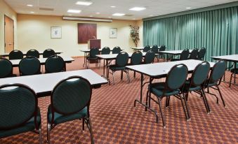 Holiday Inn Express Madera-Yosemite PK Area