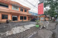 RedDoorz @ Achino Hotel Bandung Hotel di Regol