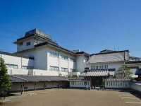 Hotel Hoho "A Hotel Overlooking the Echigo Plain and the Yahiko Mountain range"