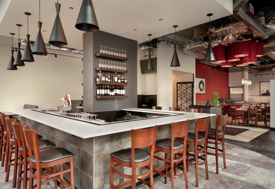 5. 힐튼 가든 인 ..