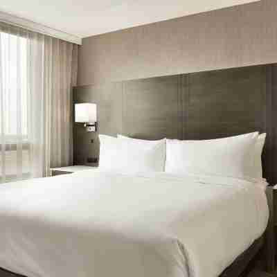 Embassy Suites by Hilton Montreal Airport Rooms