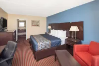 Travelodge by Wyndham Savannah Area/Richmond Hill Hotels in Richmond Hill