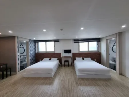 Geojedo Chunja Pension Отели рядом с достопримечательностью «Hallyeohaesang National Park»