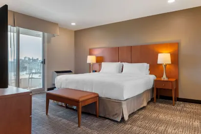 Best Western Plus Gatineau-Ottawa Downtown เบสท์ เวสเทิร์น พลัส กาติโน-ออตตาวา ดาวน์ทาวน์