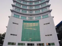 Wyne Hotel Hotels in Mayangon