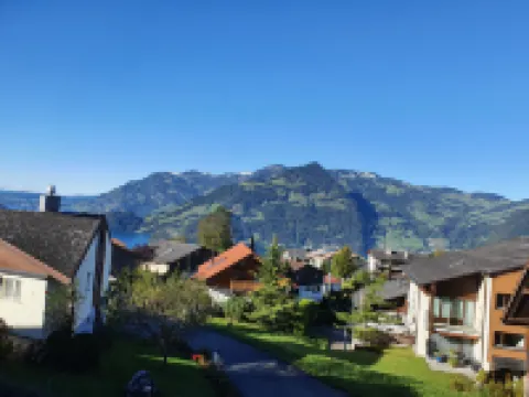 Cozy Apartment with Lake View for 6 Guests