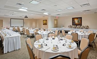 Holiday Inn Hotel & Suites Surrey East - Cloverdale, an IHG Hotel